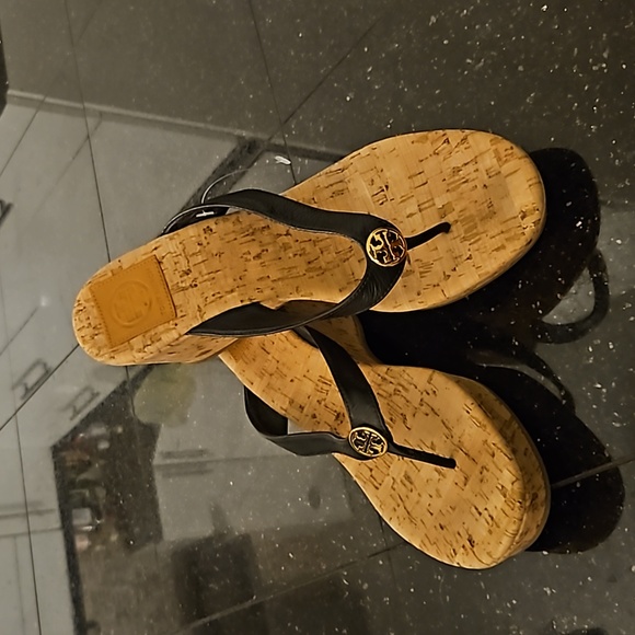 Tori Burch Gorgeous heel sandals 8/ half  M. Great Condition. - Picture 3 of 13
